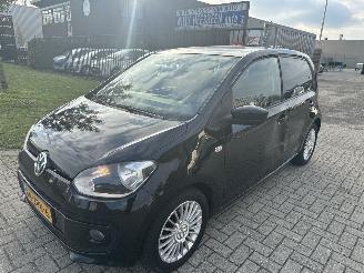 damaged passenger cars Volkswagen Up! 1.0 HIGH UP! BOUWJAAR 2013 LICHTE SCHADE 3850 EURO 2013/1