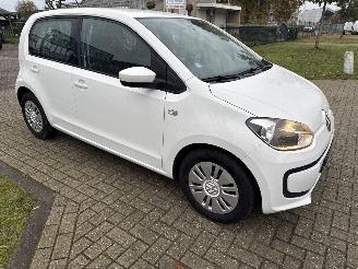 Volkswagen Up! 1.0 BLEUMOTION PARKEERSCHADE! BOUWJAAR 2016  3600 EURO VAST picture 7