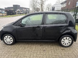 Volkswagen Up! 1.0 BLEUMOTION LICHTE SCHADE! 151000 KM BOUWJAAR 2019 5250 EURO picture 3