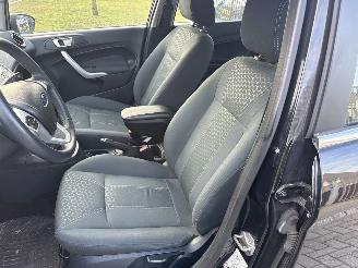 Ford Fiesta 1.25 TITANIUM SCHROEFSCHADE! BOUWJAAR 2012 132790KM 2400 EURO picture 10