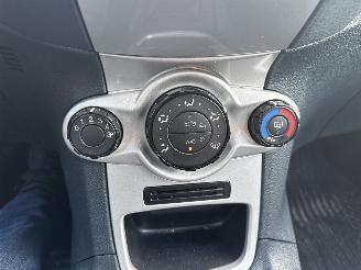 Ford Fiesta 1.25 TITANIUM SCHROEFSCHADE! BOUWJAAR 2012 132790KM 2400 EURO picture 12