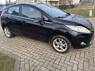 Ford Fiesta 1.25 TITANIUM SCHROEFSCHADE! BOUWJAAR 2012 132790KM 2400 EURO picture 5