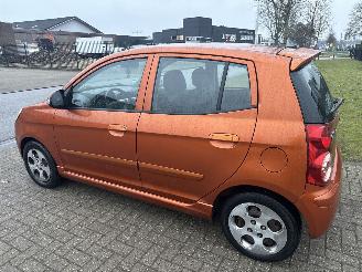 Kia Picanto 1.0 X-ECUTIVE ZEER MOOI LUXE BOUWJAAR 2009 PRIJS IS VAST 1500 picture 2