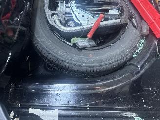 Volkswagen Up! 1.0 UP! 58237 KM RIJDBAAR BOUWJAAR 2017  5850 EURO VAST picture 17