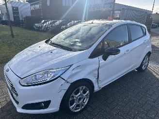 Ford Fiesta 1.0 WHITE EDITION LICHTE SCHADE RIJDBAAR BOUWJAAR 2016 4150 EUR picture 3