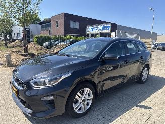 krockskadad bil auto Kia Ceed 1.0 TURBO DYNAMMICLINE RIJDBAAR BOUWJAAR 2019 6700 EURO VAST 2019/10