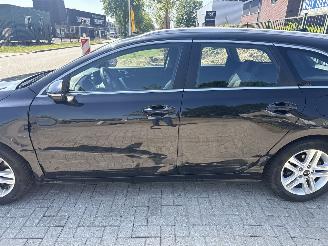 Kia Ceed 1.0 TURBO DYNAMMICLINE RIJDBAAR BOUWJAAR 2019 6700 EURO VAST picture 3