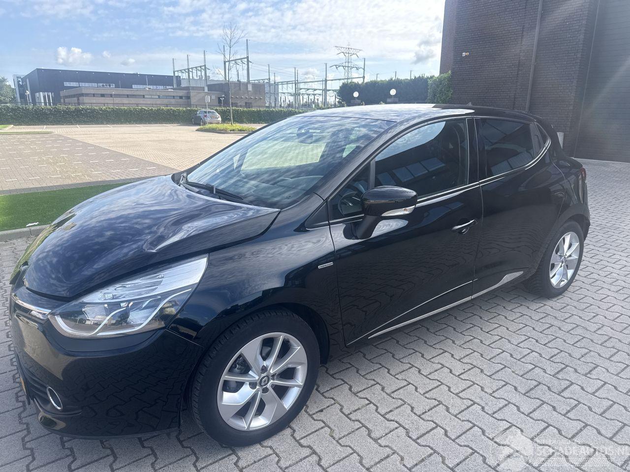 Renault Clio 1.2 COLLECTION 66297 KM LICHTE SCHADE BOUWJAAR 2016 5600 EURO