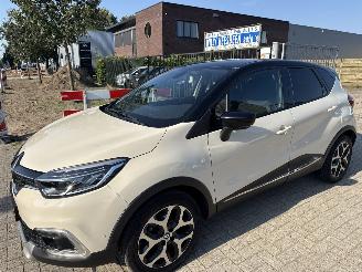 Schadeauto Renault Captur 0.9 INTENS LICHTE SCHADE! BOUWJAAR 2017 2e EIGENAAR 6200 EURO 2017/11
