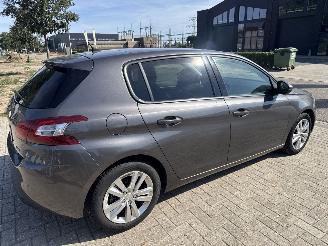 Peugeot 308 1.2 PURE TECH EXECUTIVE LICHTE SCHADE! BOUWJAAR 2016 3999 EURO picture 5
