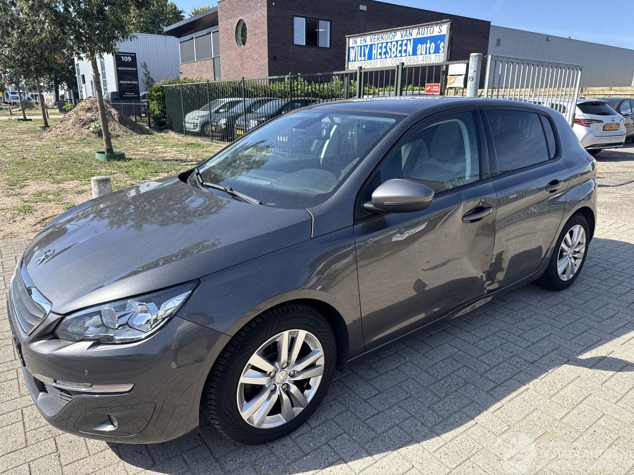 Peugeot 308 1.2 PURE TECH EXECUTIVE LICHTE SCHADE! BOUWJAAR 2016 3999 EURO