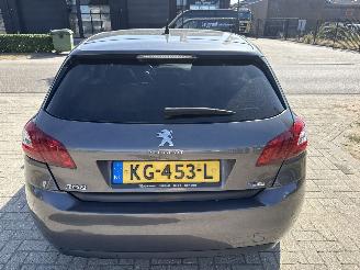 Peugeot 308 1.2 PURE TECH EXECUTIVE LICHTE SCHADE! BOUWJAAR 2016 3999 EURO picture 4
