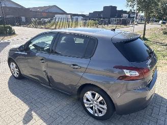 Peugeot 308 1.2 PURE TECH EXECUTIVE LICHTE SCHADE! BOUWJAAR 2016 3999 EURO picture 3