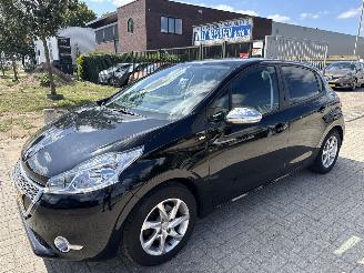 Voiture accidenté Peugeot 208 1.2 PURETECH STYLE LICHTE SCHADE! 99065 NAP 2015  2850 EURO 2015/5