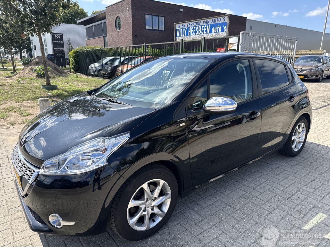 Peugeot 208 1.2 PURETECH STYLE LICHTE SCHADE! 99065 NAP 2015 2850 EURO