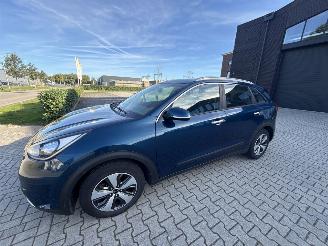krockskadad bil auto Kia Niro 1.6 HYBRID FIRST EDITION 2016 2e EIGENAAR 2016   7999 EURO 2016/12