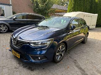 Coche accidentado Renault Mégane 1.2 Bose Automaat 2017/1