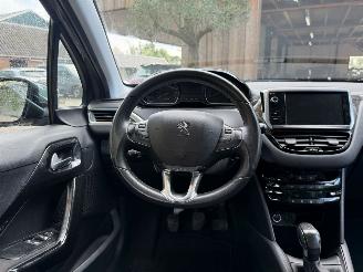 Peugeot 208 1.2 Style 5DRS NAVI AIRCO picture 20