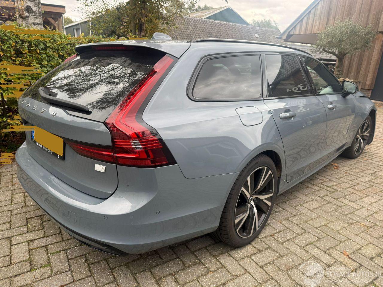 Volvo V-90 2.0 T6 AWD PLUGIN PANO HARMAN/KARDON