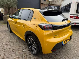 damaged passenger cars Peugeot 208 EV GT PACK 50KWH 2022/5