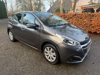 skadebil auto Peugeot 208 1.2 Bleu Lion Airco Navi Nap 5Drs Nieuw Riem 2018/8