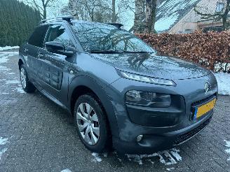Vaurioauto  passenger cars Citroën C4 cactus 1.2 AIRCO NAVI NETTE AUTO 2015/6
