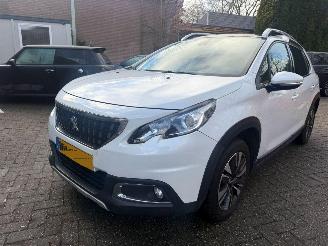 skadebil auto Peugeot 2008 1.2 puretech Allure AUT! navi pano camera 2017/2