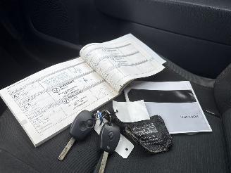 Renault Twingo 1.2 AIRCO CRUISE CENTRAAL picture 24