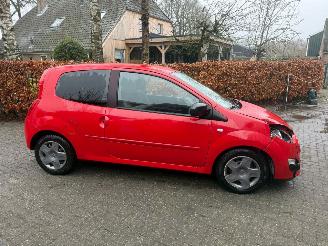 Renault Twingo 1.2 AIRCO CRUISE CENTRAAL picture 10