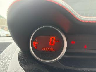 Renault Twingo 1.2 AIRCO CRUISE CENTRAAL picture 20