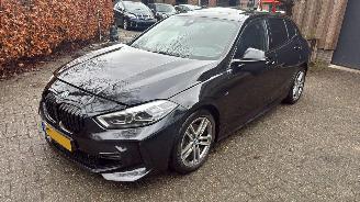 BMW 1-serie 116I M AUT PANO VOLL OPTIES picture 9