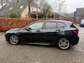 BMW 1-serie 116I M AUT PANO VOLL OPTIES picture 4