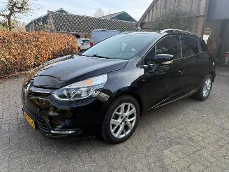 Schadeauto Renault Clio 0.9 LIMITED AIRCO NAVI CRUISE 2018/11