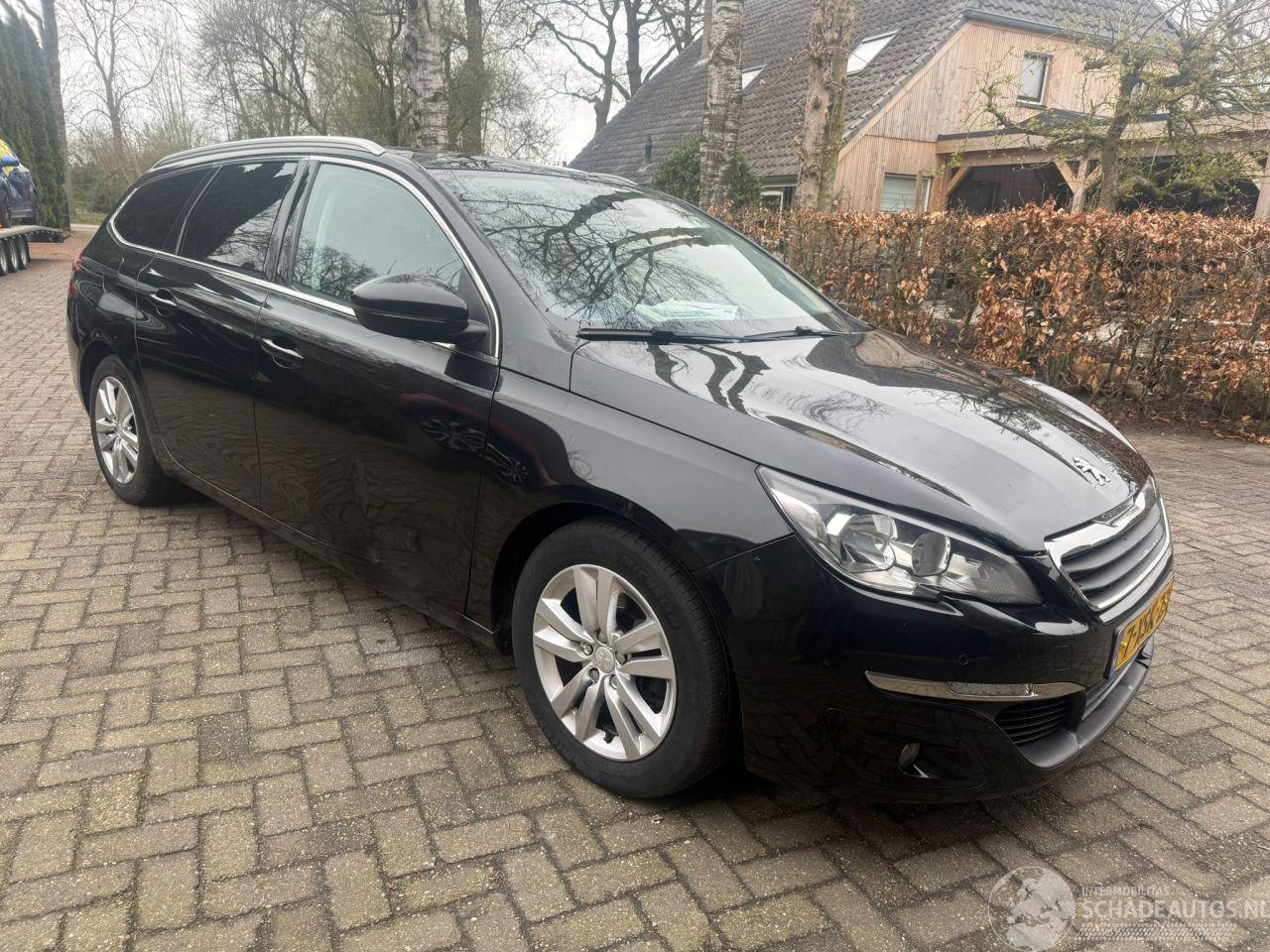 Peugeot 308 1.2 E- thp pano pdc navi camera