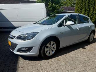 Unfallwagen Opel Astra 1.4 TURBO BLITZ  NAP AIRCO NAVI 2015/9