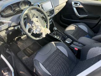 Peugeot 2008 1.2 AUTOMAAT PANO 39000!! NAVI CAMERA picture 17