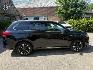 Avarii autoturisme Mitsubishi Outlander 2.0PHEV  PLUGIN PREMIUM LUXE UITVOERING 2016/12