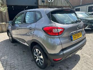 skadebil auto Renault Captur 0.9 AIRCO NAVI CRUISE 2017/3