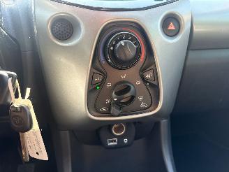 Toyota Aygo 1.0 AIRCO 5DRS NAVI CAMERA picture 16