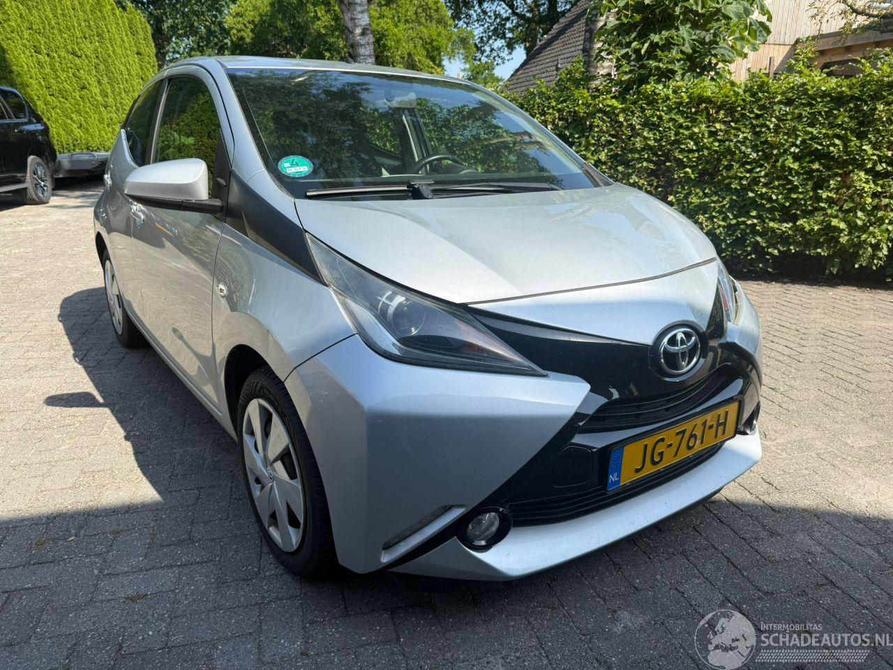 Toyota Aygo 1.0 AIRCO 5DRS NAVI CAMERA