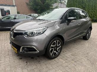 Schadeauto Renault Captur 1.2 TCE AUT! AIRCO NAVI PDC TREKHAAK 2016/6