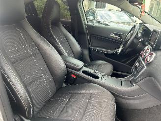 Mercedes A-klasse 200CDI AMG AUT! AIRCO/NAVI/STOELVERWARMING picture 11