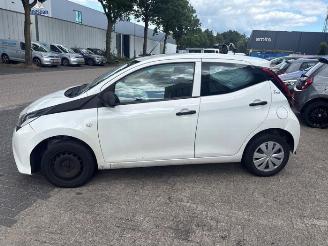 Toyota Aygo Aygo (B40), Hatchback, 2014 1.0 12V VVT-i picture 3