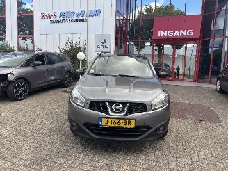 Vaurioauto  passenger cars Nissan Qashqai 1.6 360 2013/11