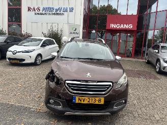 Voiture accidenté Peugeot 2008 1.2 VTI ALLURE PACK AUTOMAAT 2014/5