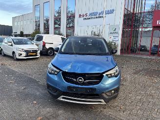 damaged passenger cars Opel Crossland X 1.5 CDTI Innovation 2019/1