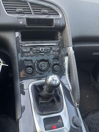 Peugeot 3008 1.6 VTI ACTIVE picture 14