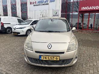 Auto incidentate Renault Mégane Scénic 2.0 16V automaat 2010/6
