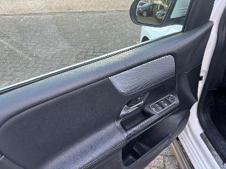 Mercedes B-klasse 200D picture 16