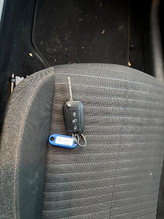 Peugeot 208 1.2 PureTech Active picture 13